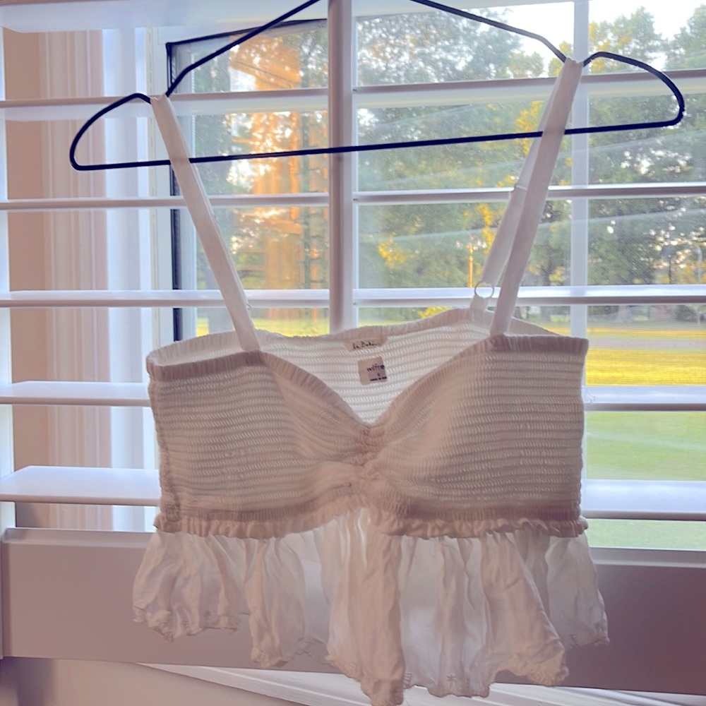 Wilfred La boheme Aritzia white crop top size small